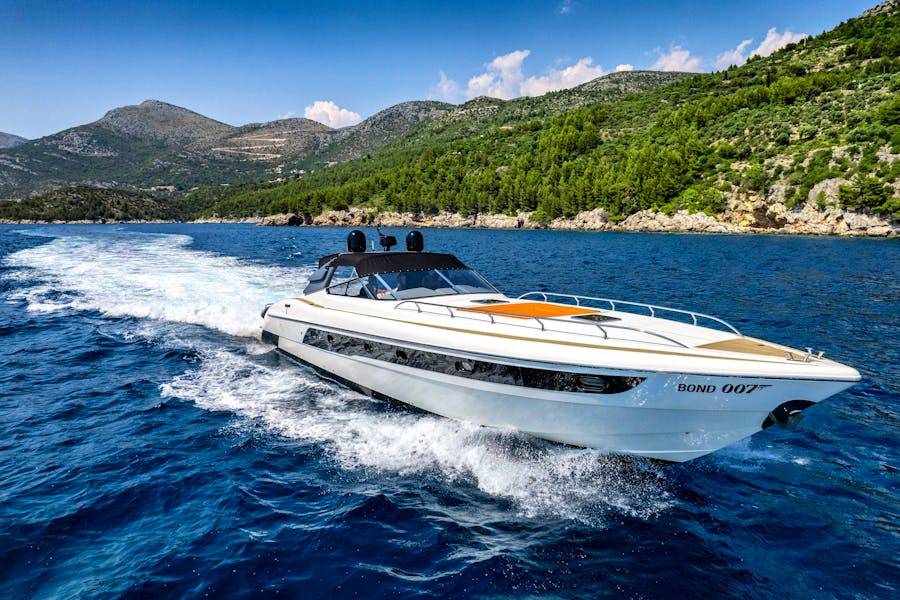 Luxury yacht - Tecnomar 20 meters, for private yacht tours in Dubrovnik